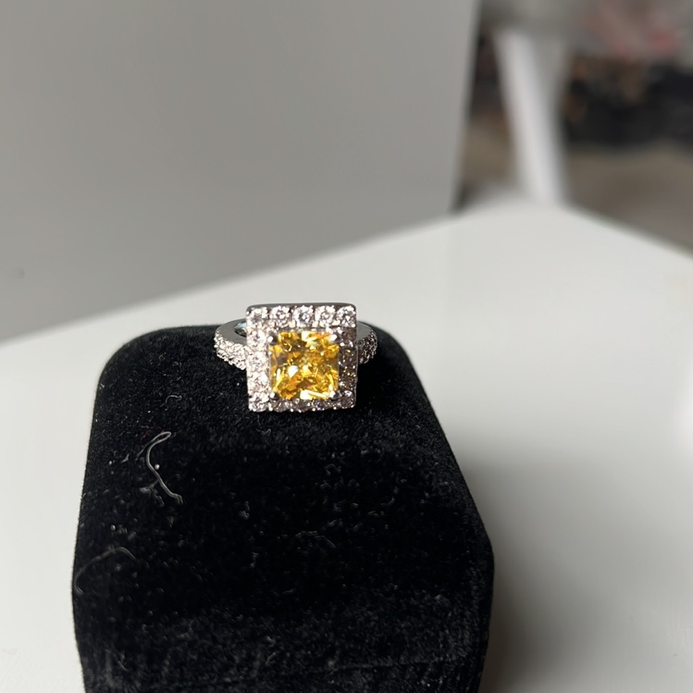 Cocktail ring